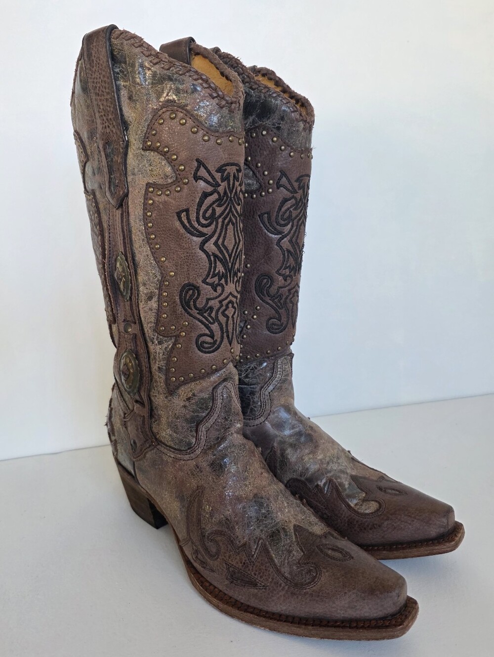 Corral Y2K Distressed Leather Studded Concho Cowboy Boots 9 M